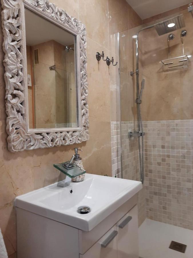 Fuengirola Apartment Carvajal Front Line Primera Linea Exterior photo